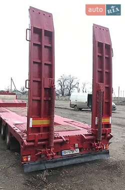 Низкорамная платформа Schmitz Cargobull SAF 2008 в 