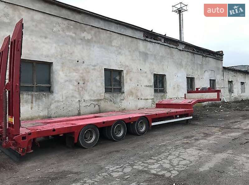 Низкорамная платформа Schmitz Cargobull SAF 2008 в Виннице