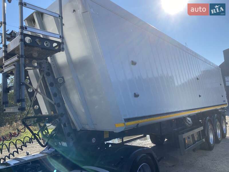 Самосвал полуприцеп Schmitz Cargobull SAF 2010 в Черновцах фото 2 Самосвал полуприцеп Schmitz Cargobull SAF 2010 в Черновцах