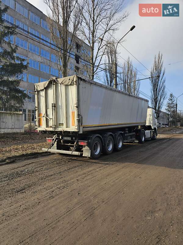 Зерновоз - напівпричіп Schmitz Cargobull SAF 2013 в Тернополі