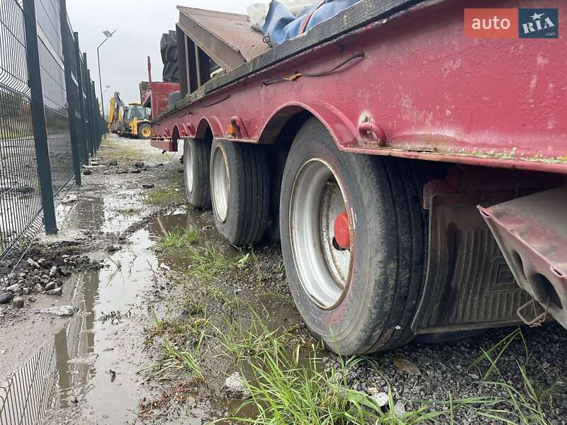 Низкорамная платформа Schmitz Cargobull SAF 2008 в Виннице