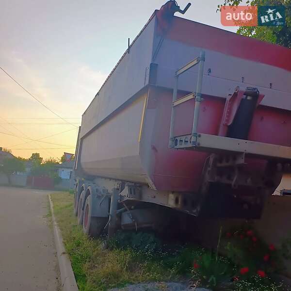 Самосвал полуприцеп Schmitz Cargobull SAF 2007 в Одессе