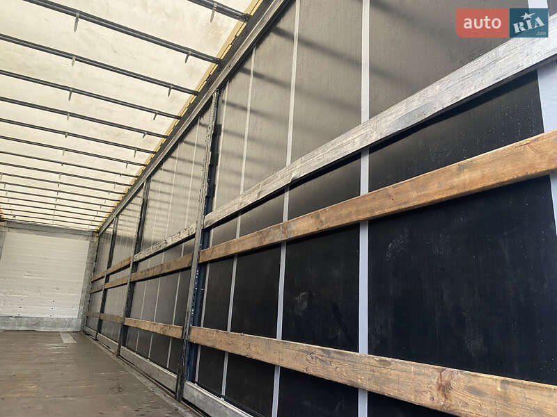 Тентований борт (штора) - напівпричіп Schmitz Cargobull SAF 2015 в Вінниці