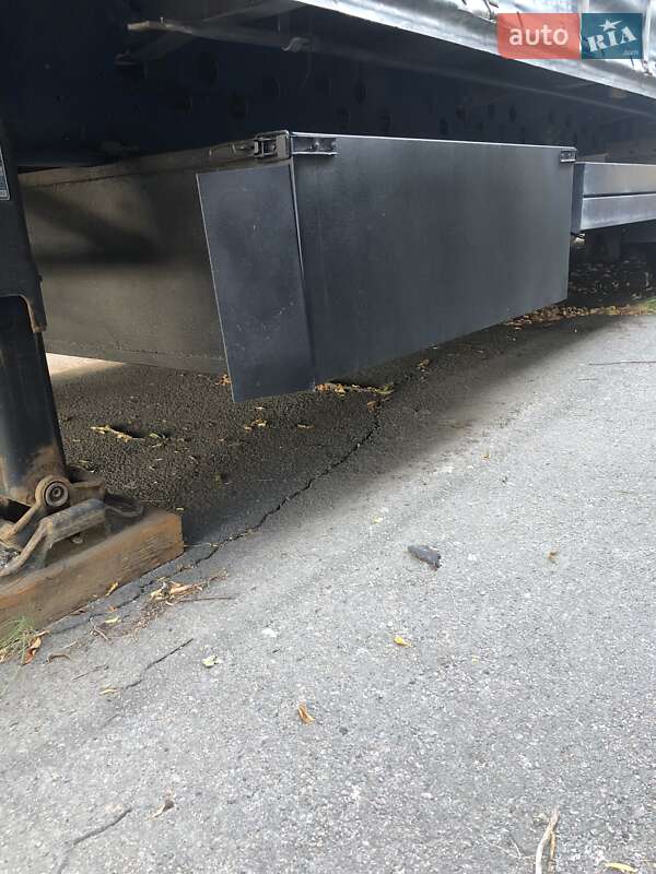Тентований борт (штора) - напівпричіп Schmitz Cargobull SCB S3B 2016 в Рівному