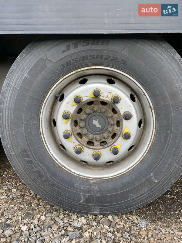 Рефрижератор напівпричіп Schmitz Cargobull SCB S3B 2013 в Славуті