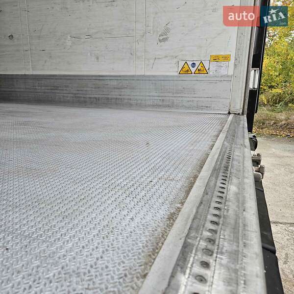 Рефрижератор полуприцеп Schmitz Cargobull SCB S3B 2013 в Кривом Роге