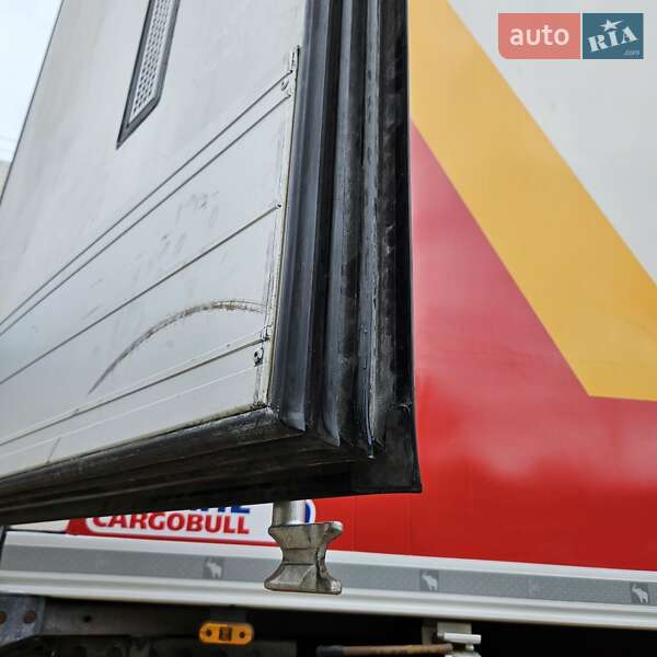 Рефрижератор полуприцеп Schmitz Cargobull SCB S3B 2013 в Кривом Роге