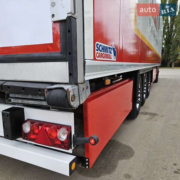 Рефрижератор полуприцеп Schmitz Cargobull SCB S3B 2013 в Кривом Роге