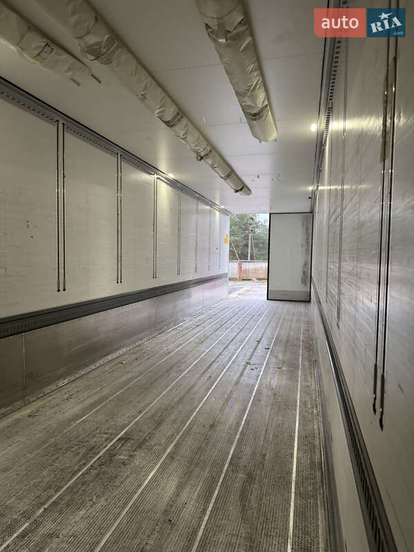 Рефрижератор напівпричіп Schmitz Cargobull SCB S3B 2017 в Києві