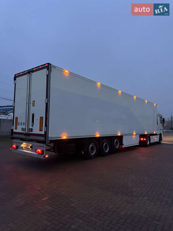 Рефрижератор полуприцеп Schmitz Cargobull SCB S3B 2015 в Виннице