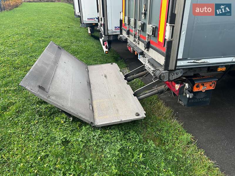 Рефрижератор полуприцеп Schmitz Cargobull SCB S3B 2015 в Ковеле