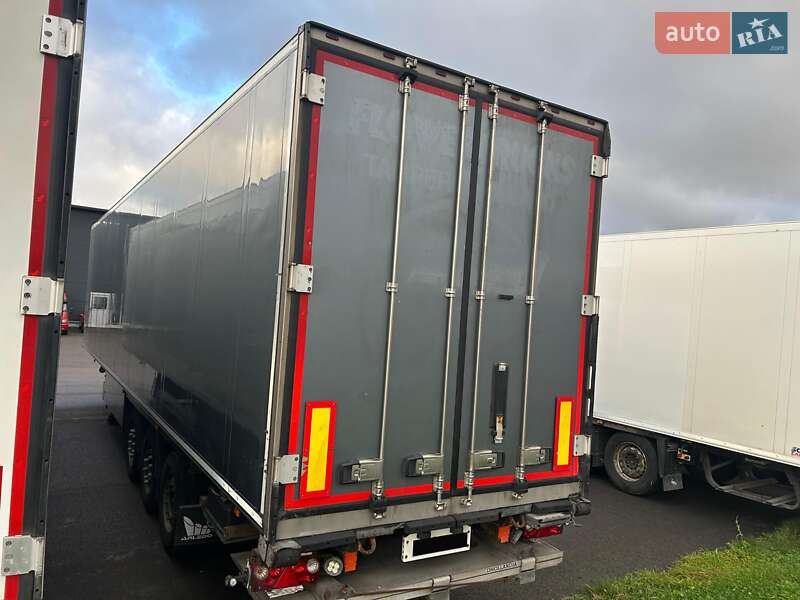 Рефрижератор полуприцеп Schmitz Cargobull SCB S3B 2015 в Ковеле