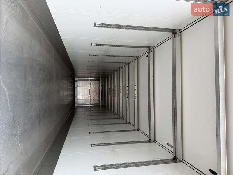 Рефрижератор полуприцеп Schmitz Cargobull SCB S3B 2018 в Ровно