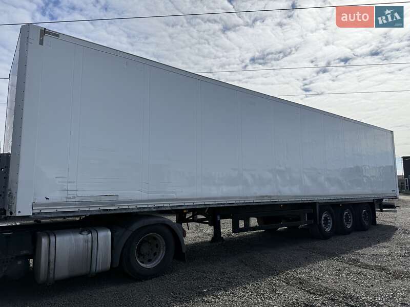 Ізотермічна будка Schmitz Cargobull SCB S3T 2015 в Луцьку