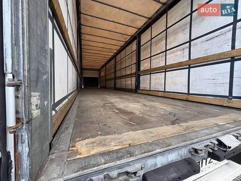 Тентований борт (штора) - напівпричіп Schmitz Cargobull SCB S3T 2016 в Ковелі