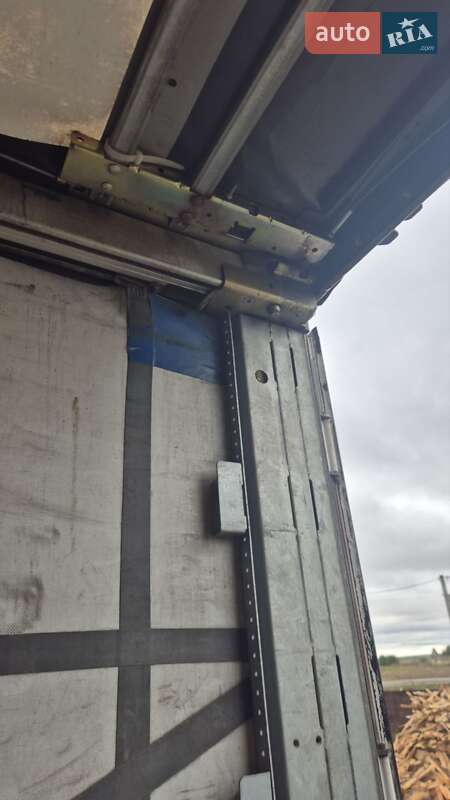 Тентований борт (штора) - напівпричіп Schmitz Cargobull SCB S3T 2013 в Сарнах