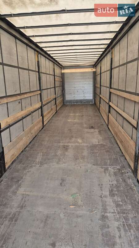 Тентований борт (штора) - напівпричіп Schmitz Cargobull SCB S3T 2013 в Сарнах