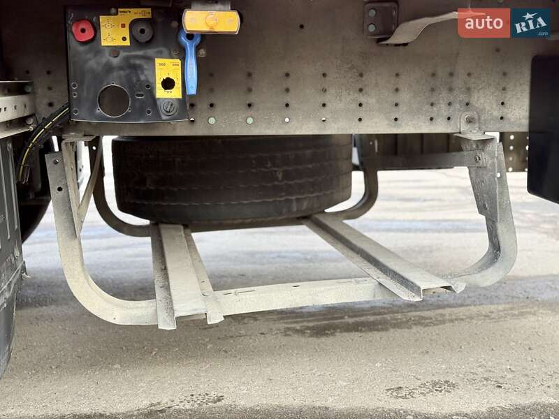 Тентований борт (штора) - напівпричіп Schmitz Cargobull SCB S3T 2017 в Рівному