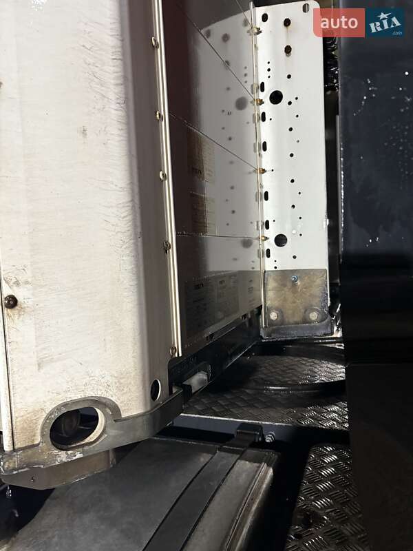 Тентований борт (штора) - напівпричіп Schmitz Cargobull SCB S3T 2012 в Києві