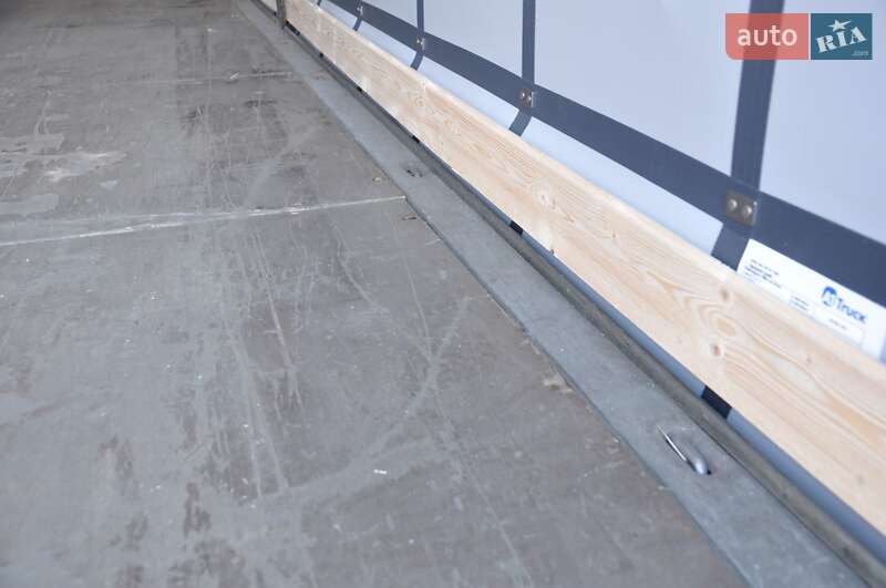 Тентованный борт (штора) - полуприцеп Schmitz Cargobull SCB S3T 2017 в Ровно