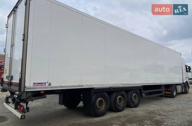 Рефрижератор полуприцеп Schmitz Cargobull SCB S3T 2015 в Ровно