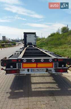 Контейнеровоз полуприцеп Schmitz Cargobull SCF 2005 в Одессе