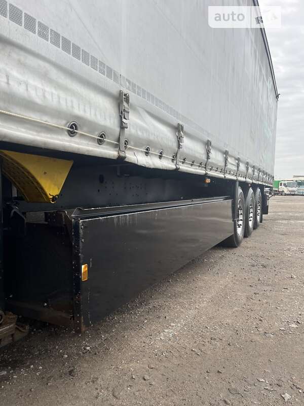 Бортовой полуприцеп Schmitz Cargobull Schutz 2012 в Сарнах