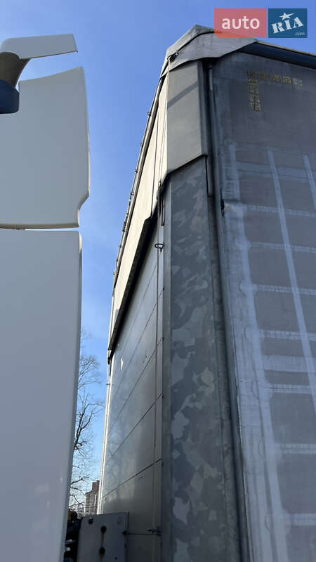 Бортовий напівпричіп Schmitz Cargobull SCS 24/L 2012 в Луцьку