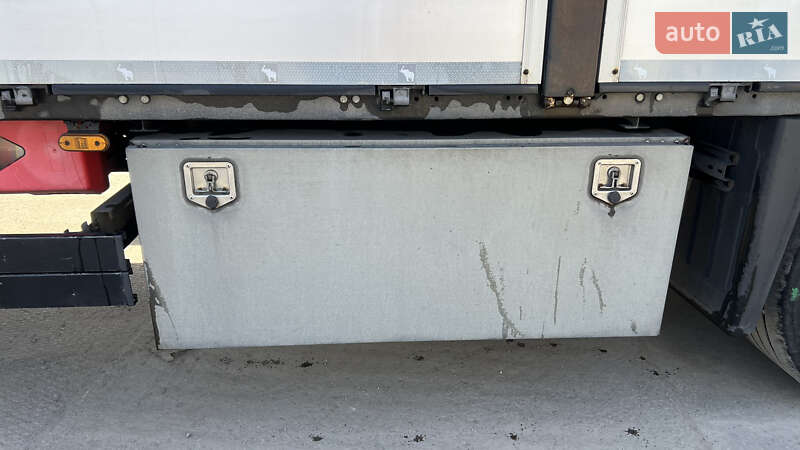 Бортовий напівпричіп Schmitz Cargobull SCS 24/L 2012 в Луцьку