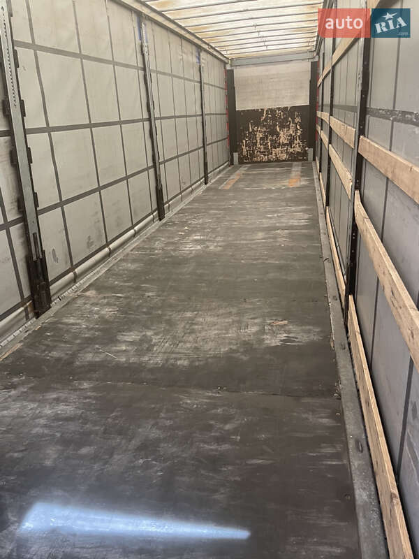 Тентований борт (штора) - напівпричіп Schmitz Cargobull SCS 2017 в Львові