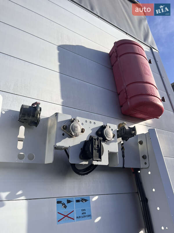 Тентованный борт (штора) - полуприцеп Schmitz Cargobull SCS 2009 в Хусте