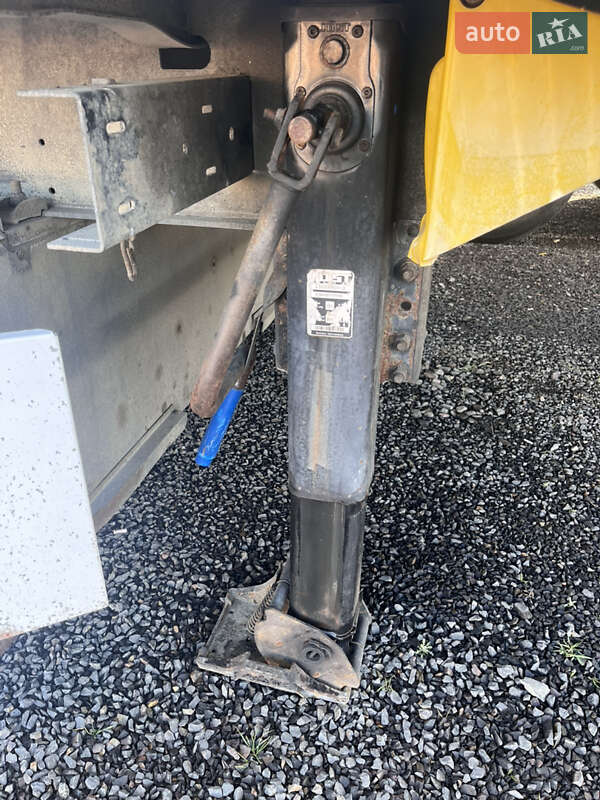 Тентованный борт (штора) - полуприцеп Schmitz Cargobull SCS 2009 в Хусте