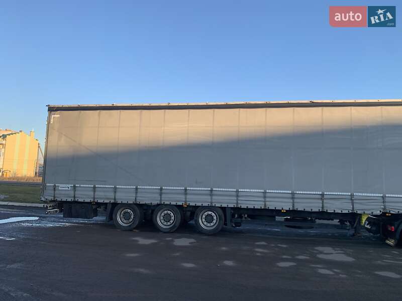 Тентованный борт (штора) - полуприцеп Schmitz Cargobull SCS 2010 в Радехове