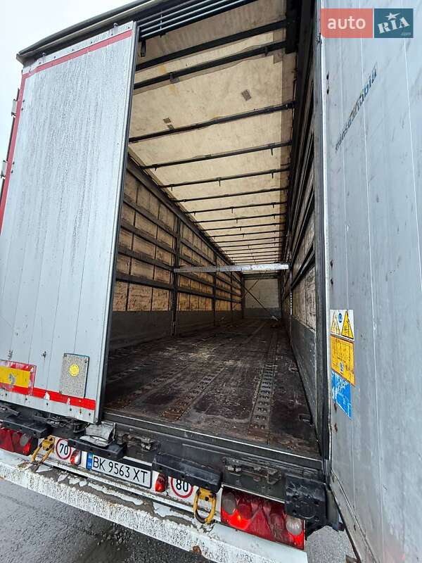 Тентованный борт (штора) - полуприцеп Schmitz Cargobull SCS 2008 в Ровно