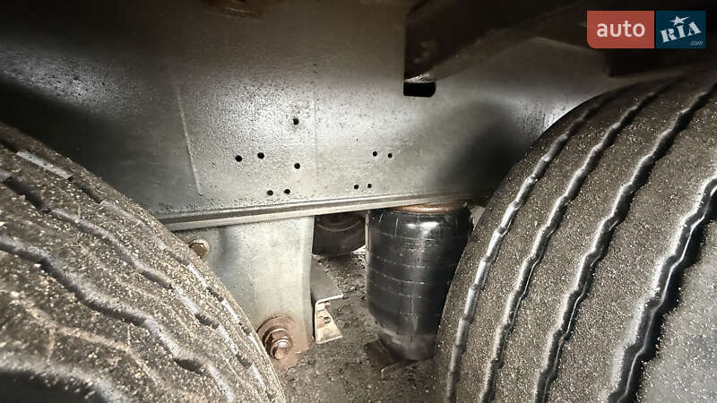 Тентований борт (штора) - напівпричіп Schmitz Cargobull SCS 2011 в Києві