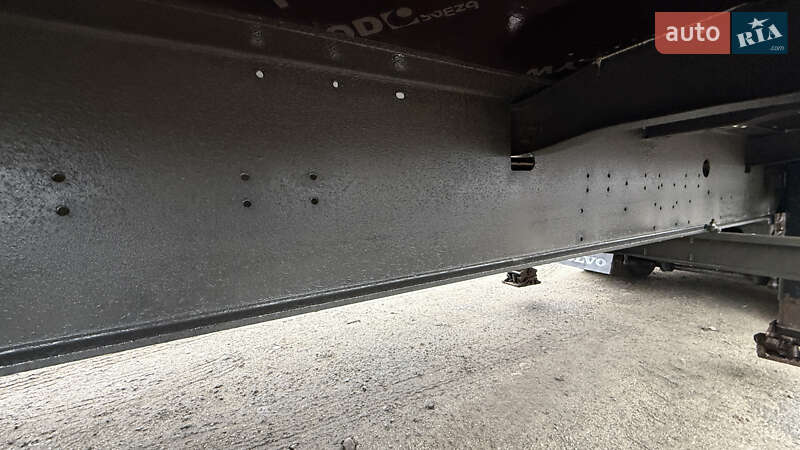 Тентований борт (штора) - напівпричіп Schmitz Cargobull SCS 2011 в Києві