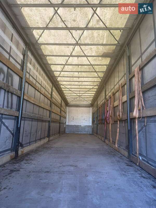 Тентованный борт (штора) - полуприцеп Schmitz Cargobull SCS 2006 в Львове