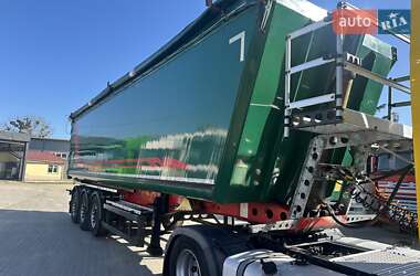 Самосвал полуприцеп Schmitz Cargobull SGF S3 2015 в Калуше