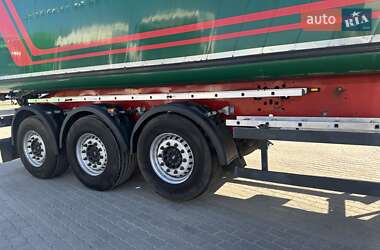 Самоскид напівпричіп Schmitz Cargobull SGF S3 2015 в 