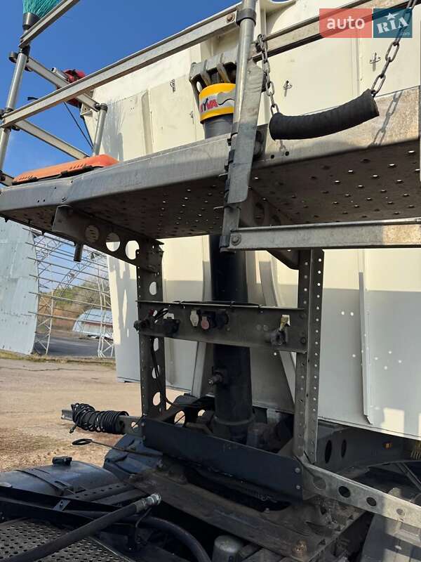 Зерновоз - напівпричіп Schmitz Cargobull SGF S3 2014 в Борисполі