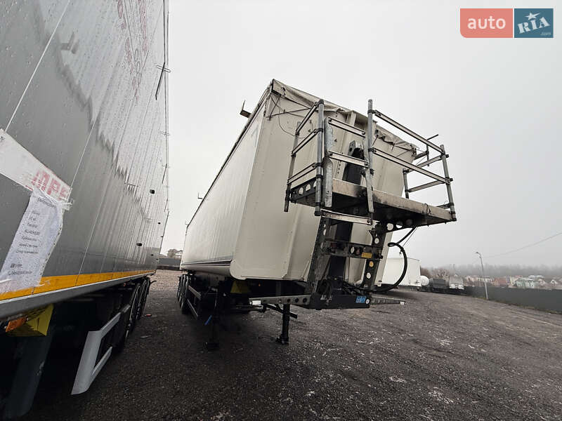 Самосвал полуприцеп Schmitz Cargobull SGF S3 2017 в Киеве