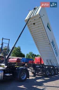 Самосвал полуприцеп Schmitz Cargobull SKI 2012 в 