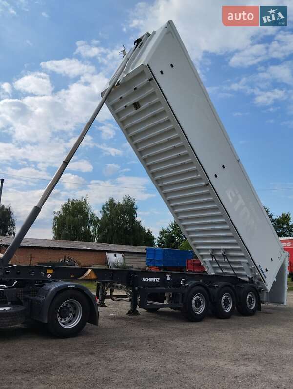 Самосвал полуприцеп Schmitz Cargobull SKI 2012 в Шептицькому