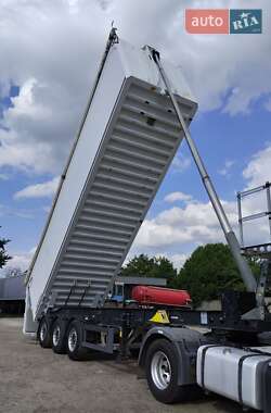 Самосвал полуприцеп Schmitz Cargobull SKI 2012 в 
