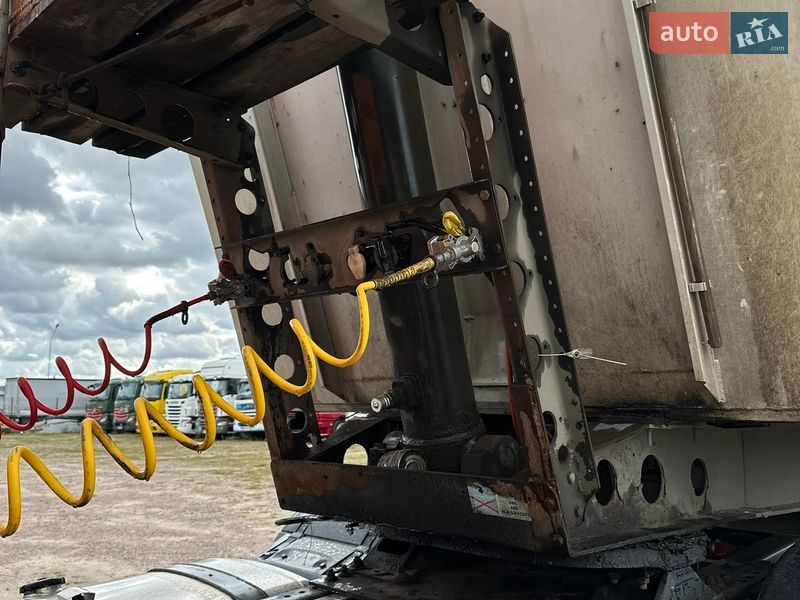 Самоскид напівпричіп Schmitz Cargobull SKI 2008 в Києві