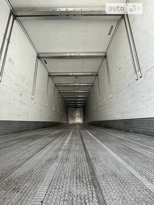 Рефрижератор полуприцеп Schmitz Cargobull SKO 24 2018 в Черновцах
