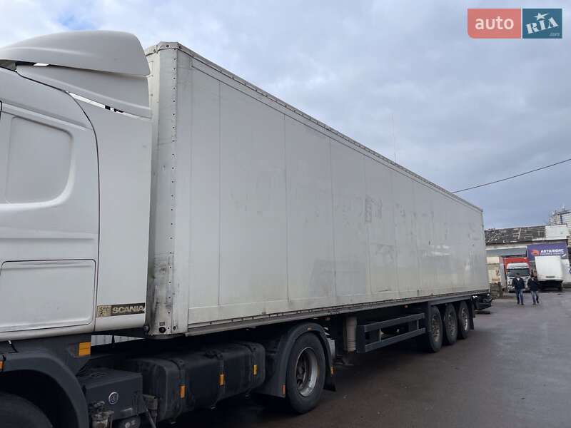Ізотермічна будка Schmitz Cargobull SKO 24 2005 в Львові