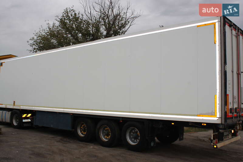 Рефрижератор полуприцеп Schmitz Cargobull SKO 24 2004 в Черкассах