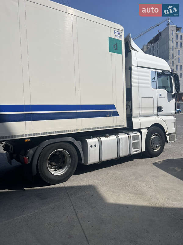 Рефрижератор полуприцеп Schmitz Cargobull SKO 24 2004 в Львове