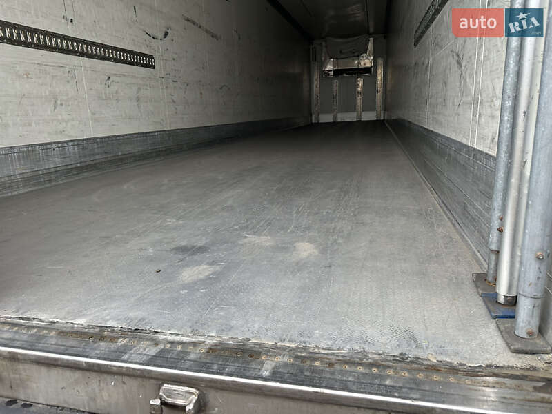 Рефрижератор напівпричіп Schmitz Cargobull SKO 24 2006 в Харкові